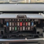 Fusible autoradio Citroën C3 : emplacement exact et ampérage découvrez l'emplacement exact et l'ampérage du fusible autoradio pour votre citroën c3 afin de faciliter son remplacement en toute sécurité.
